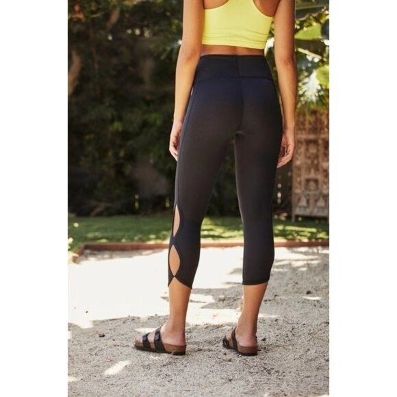 Free People Movement Gray Cutout Cropped Leggings L| Athleisure Pilates Princess - Picture 5 of 16